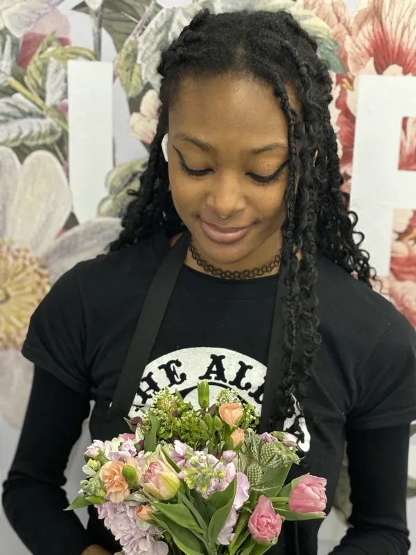 Empowering Blooms Club Individual Flower Bouquet - Image 2