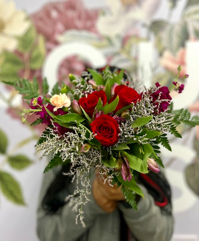 Love in Bloom Bouquet Deluxe - Image 3
