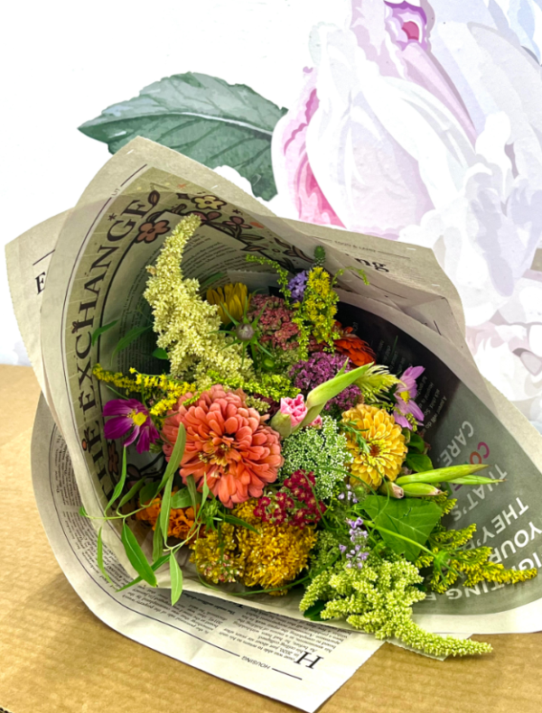 Empowering Blooms Club Weekly Flower Bouquet Subscription - Image 3
